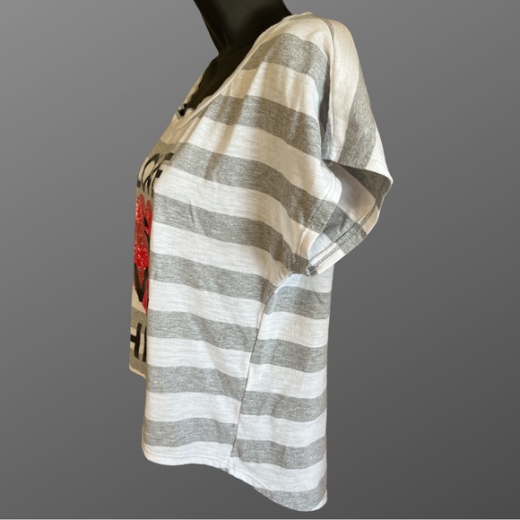 Love ❤️ Shirt - Picture 3 of 4